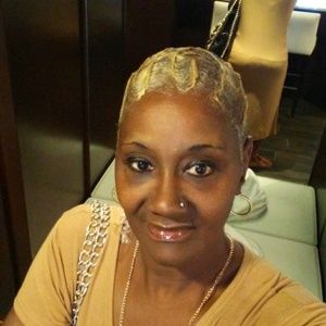 Meet your Posher, Vera